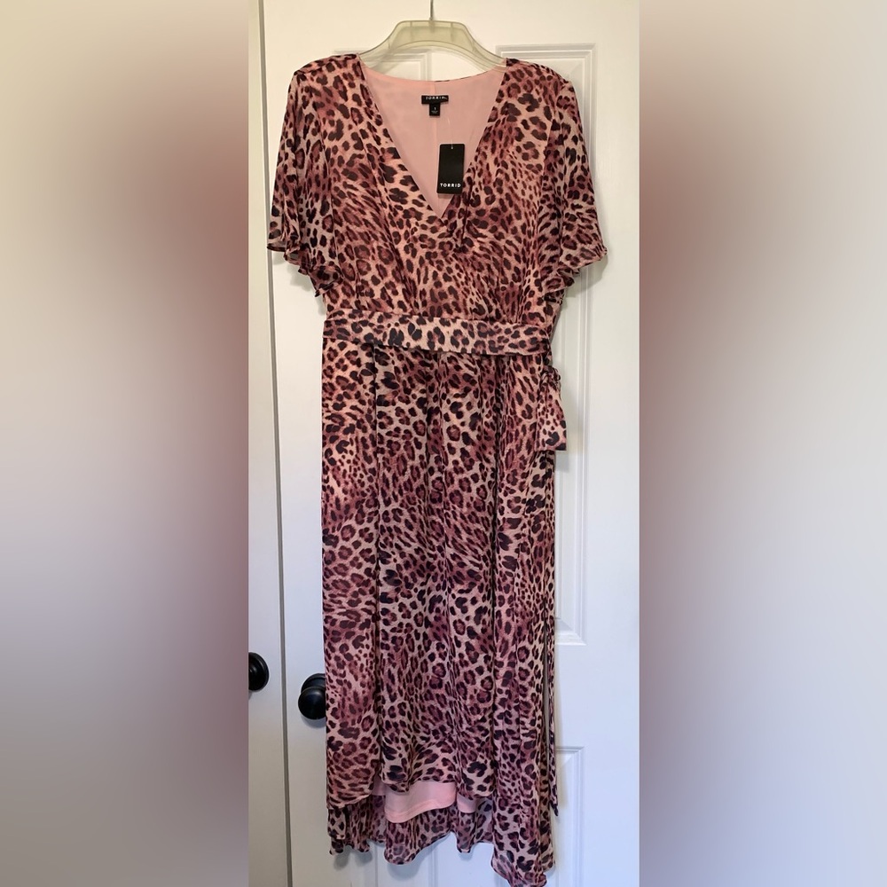 Pink Torrid 1XLCheetah Print Midi Chiffon Flutter Sleeve Wrap - Picture 8 of 16